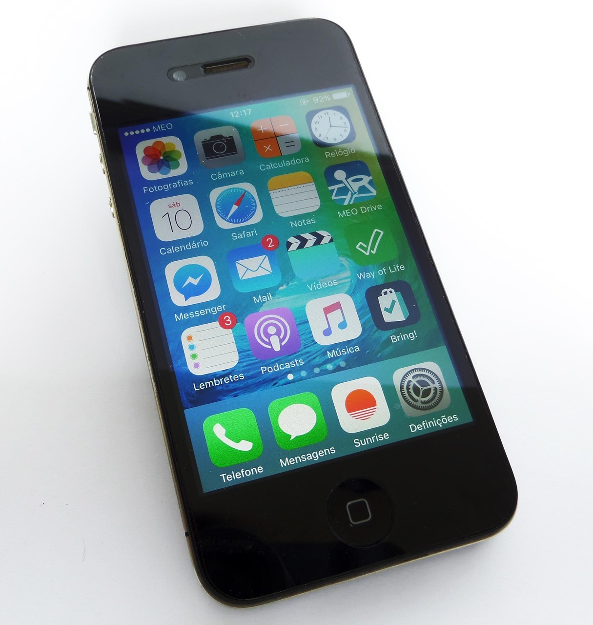 关于苹果iPhone 13 Pro Max在官网的预测价格，展望至2025年